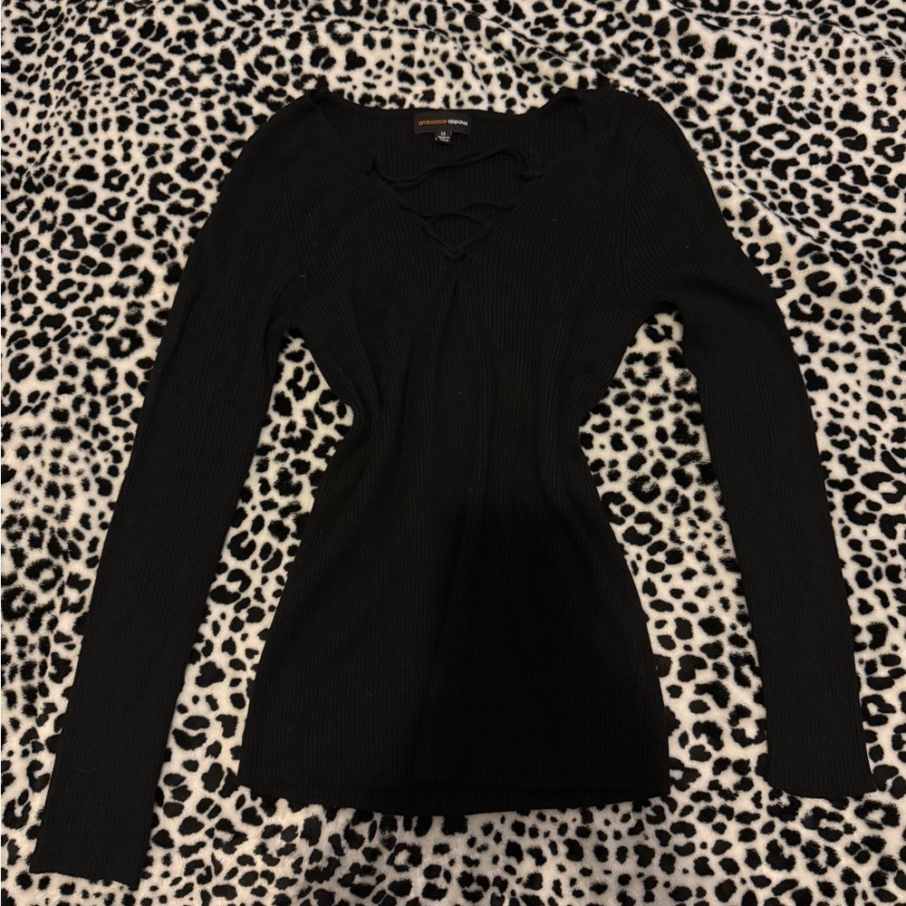 Elegant Black Ribbed V-Neck Blouse